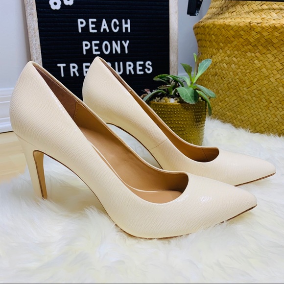 NEW Halston Heritage - Claudia Leather Pumps 7 - Picture 3 of 16